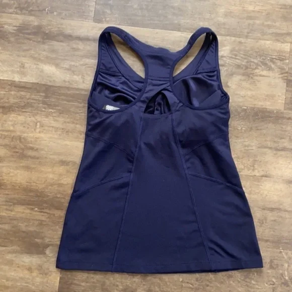 Athleta active tank top size 32c - Picture 6 of 8